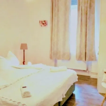 De Luxe 15 Min From Frankfurt Fair And European Bank Apartamento *